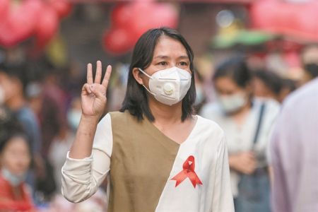 Η δημοκρατίαάντεξε λίγο στη Μιανμάρ