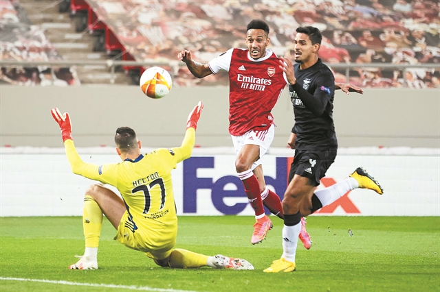 Μπορεί να τους κοιτάξει (και πάλι) στα μάτια