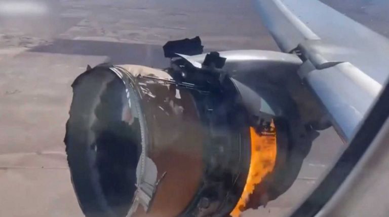 Πτήση – θρίλερ στις ΗΠΑ: Αεροπλάνο με 241 επιβάτες έπιασε φωτιά στον αέρα | tovima.gr