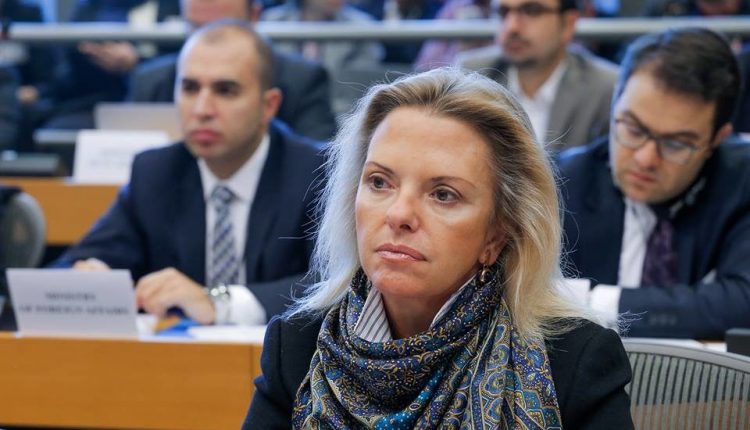 Βόζεμπεργκ: Οφείλει να παραιτηθεί η Μενδώνη, έχει αντικειμενικά πολιτική ευθύνη