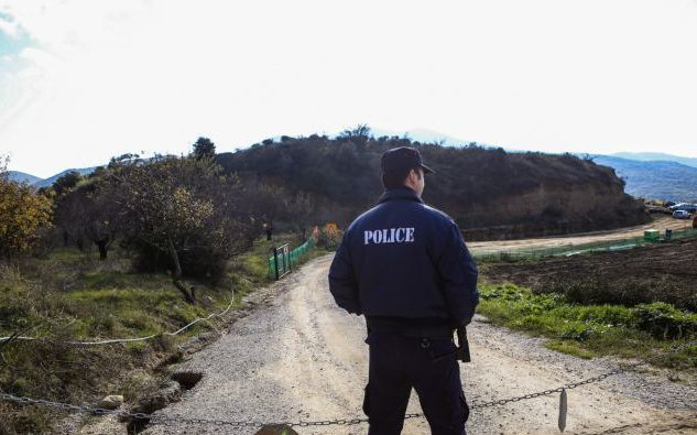Σέρρες : Τον έπιασαν «επ’ αυτοφώρω» να κάνει «ανασκαφή» στην Αμφίπολη – Τι βρέθηκε στην κατοχή του