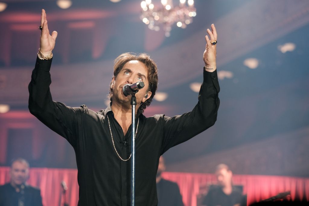 Γιώργος Μαζωνάκης: Διαθέσιμο στο YouTube το «Mega Live Album»