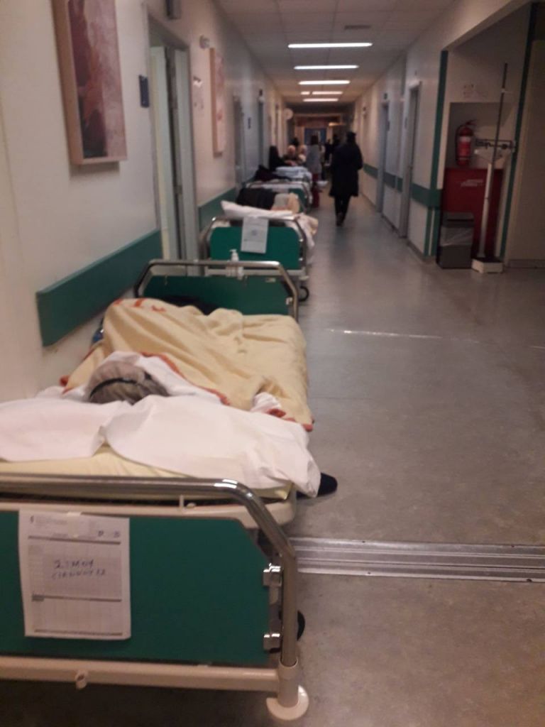 ΠΟΕΔΗΝ : Κατάσταση πολέμου στην Αττική – Γεμάτες οι ΜΕΘ