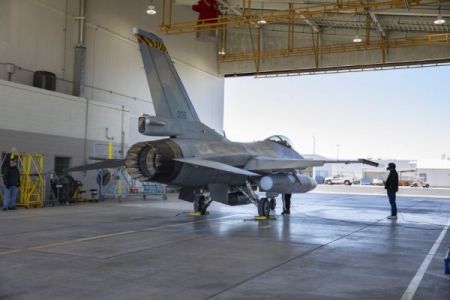 Στις ΗΠΑ για τεστ το πρώτο αναβαθμισμένο F-16 της Πολεμικής Αεροπορίας