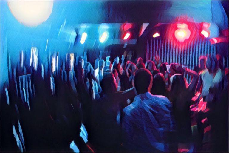 Κορονοπάρτι με 75 άτομα σε βίλα στη Λούτσα