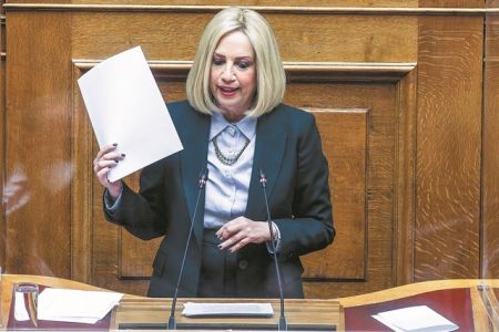 Διμέτωπος αγώνας γιατη Φώφη Γεννηματά