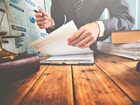 Τι σηματοδοτεί το παγκόσμιο «ξεπούλημα» των ομολόγων