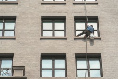 «Ομπρέλα» από τις ΗΠΑ για τους μη προνομιούχους