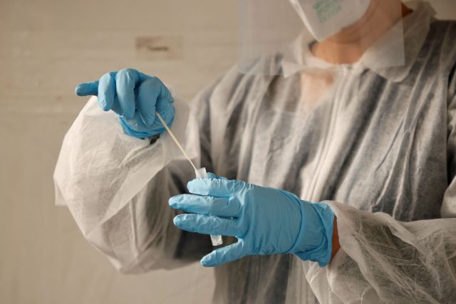 ΕΟΔΥ: Τι έδειξαν τα rapid test