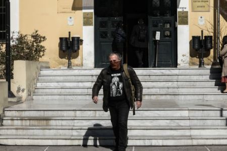 Τσαρούχας : Παρέδωσε 18 φακέλους στον εισαγγελέα – Καταγγελίες για τουλάχιστον τρία πρόσωπα