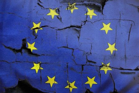 Κομμάτια και θρύψαλα η «ενότητα» της ΕΕ για εμβόλια και επόμενη ημέρα