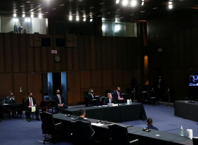 Ο διευθυντής του FBI κατηγορεί τους οπαδούς του Τραμπ για εγχώρια τρομοκρατία