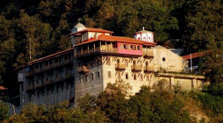 Άγραφα : Η μονή Κορώνης και ο Άγιος Σεραφείμ