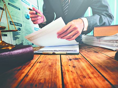 Γιατί «βλέπει» νέες κρίσεις στις αγορές ομολόγων ο Economist