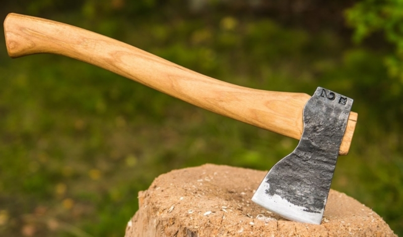 Ρωσία : Δολοφόνησε την οικογένειά του με τσεκούρι γιατί τον ανάγκαζαν να πάει σχολείο