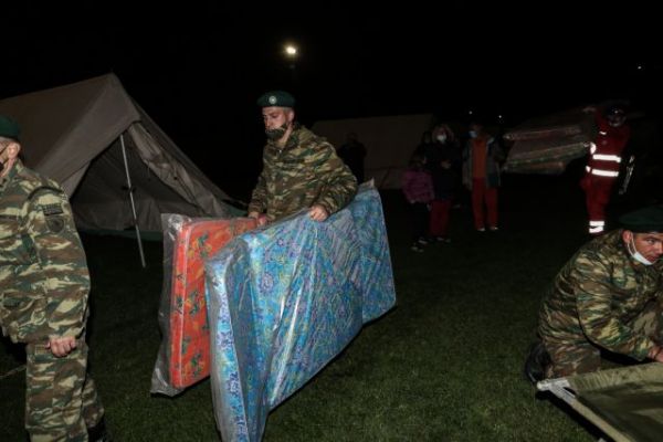 Σεισμός στην Ελασσόνα : Νύχτα δοκιμασίας – Σε ξενοδοχεία και σκηνές διανυκτέρευσαν οι κάτοικοι