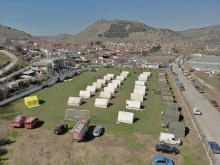 Σεισμός – Ελασσόνα : Μη κατοικήσιμα σχεδόν 900 σπίτια – Για τρίτη νύχτα σε σκηνές οι κάτοικοι