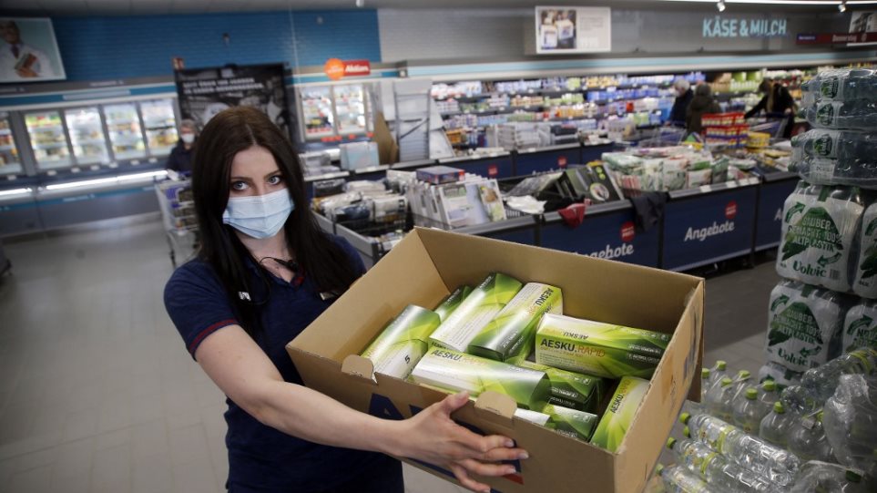 Γερμανία: Σε σούπερ μάρκετ διαθέσιμα τα rapid test – Εξαντλήθηκαν μέσα σε λίγες ώρες