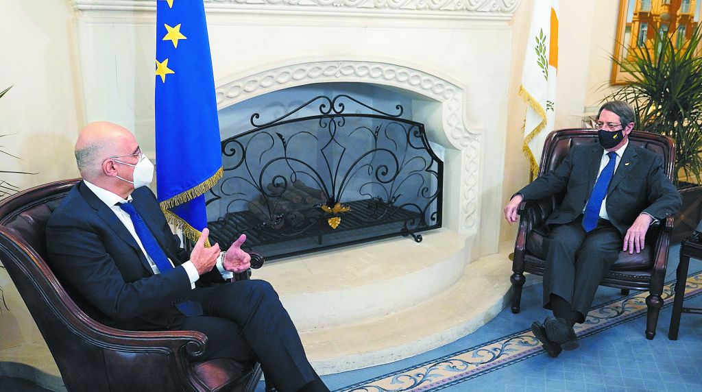 East Med : Τι κρύβει η σκέψη αλλαγής όδευσης – Οι αναταράξεις και το παρασκήνιο