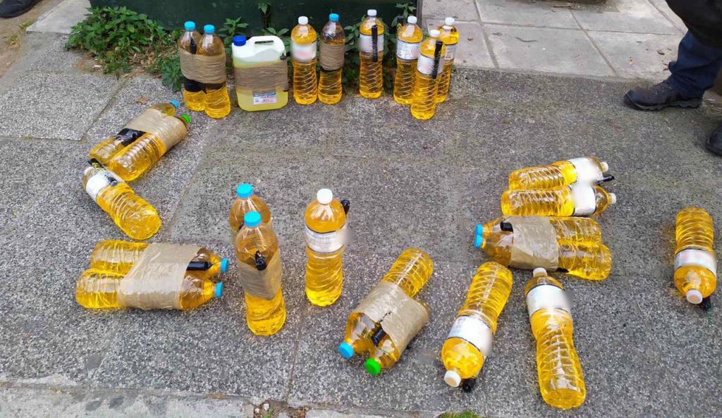 Δεκάδες μολότοφ εντοπίστηκαν στη Ν. Σμύρνη