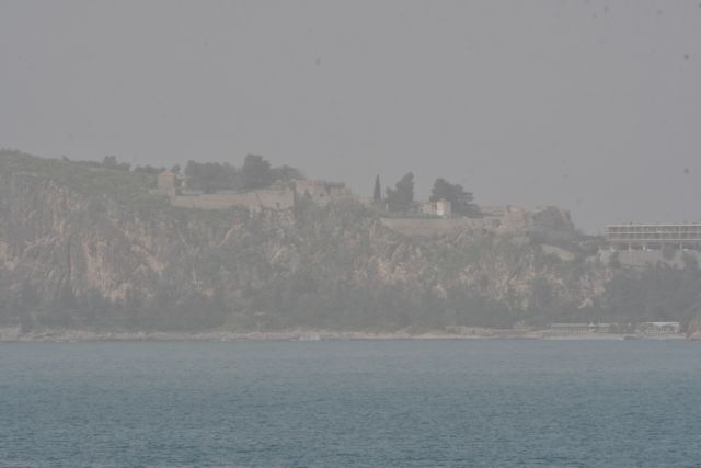 Καιρός : Τοπικές βροχές με αφρικανική σκόνη και την Τρίτη – Δείτε σε ποιες περιοχές