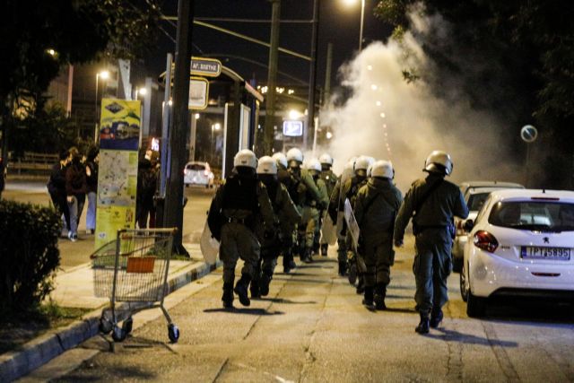 Νέα Σμύρνη : Το βίντεο με αστυνομικούς να φωνάζουν «Πάμε να τους σκοτώσουμε, να τους γ@@@@ε»