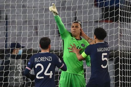 Ο Νάβας έδωσε την πρόκριση στην Παρί (1-1)