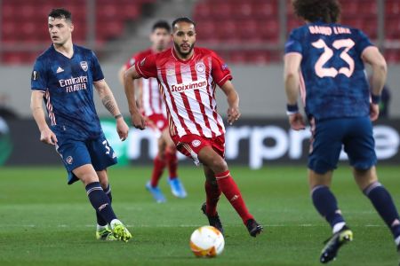 Όλα στραβά στο Φάληρο (1-3)