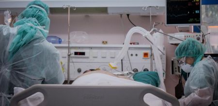Παθολόγος Νοσοκομείου «Γεννηματάς» : Δε θα αντέξει το ΕΣΥ – Να επιταχθούν άμεσα ιδιωτικές κλινικές