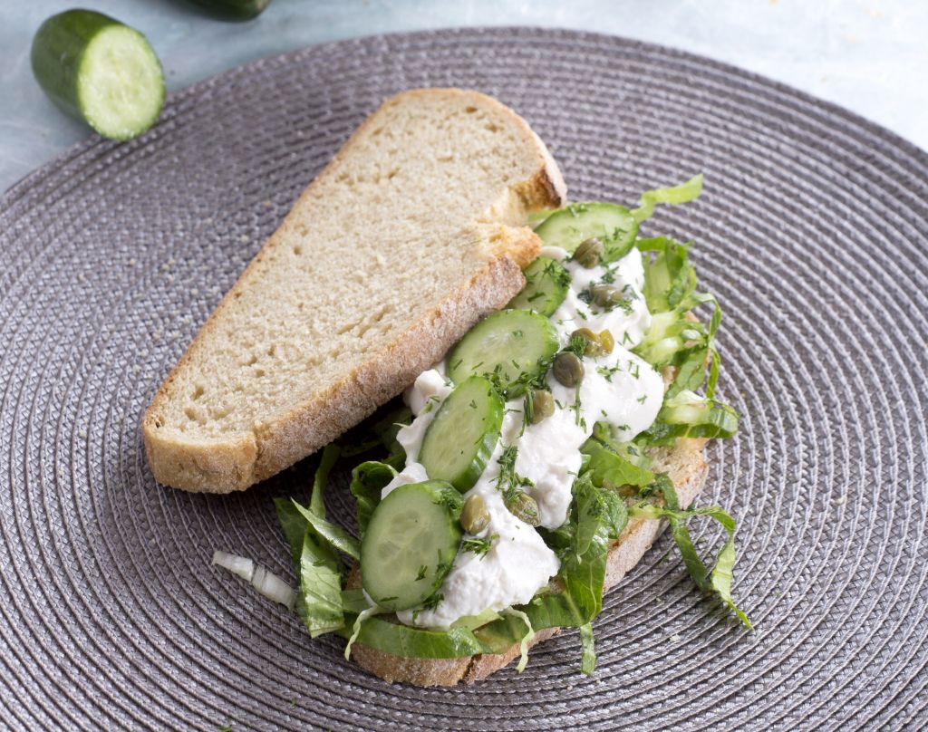 Σάντουιτς με ταραμοσαλάτα