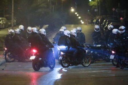 ΣΥΡΙΖΑ: Τα ψέματα Χρυσοχοΐδη στις ερωταπαντήσεις για την αστυνομική βία