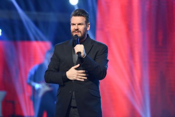 Σπίτι με το MEGA: Η συναυλία με τον Πάνο Κιάμο