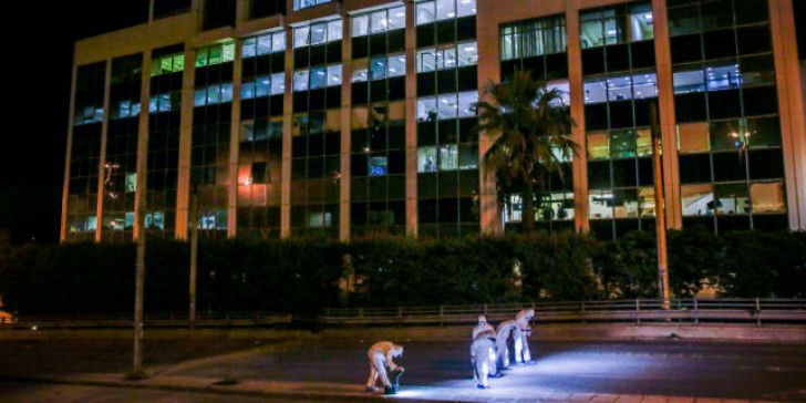 Σκάι : Καταδικάζει την επίθεση με μολότοφ ο πολιτικός κόσμος