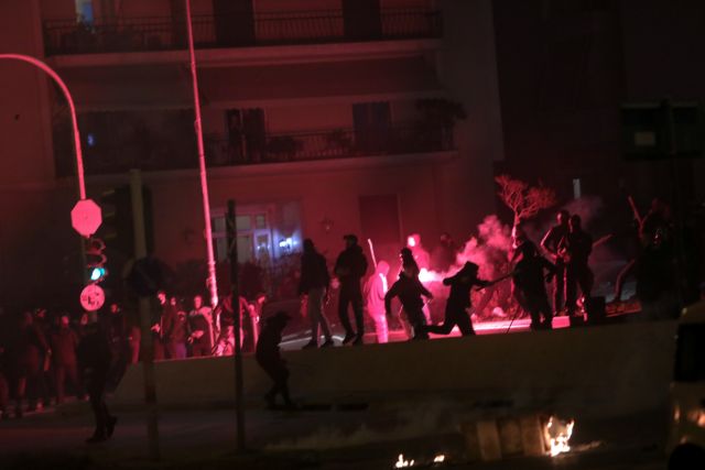 Νέα Σμύρνη: Προφυλακιστέος ο 23χρονος για απόπειρα ανθρωποκτονίας αστυνομικού