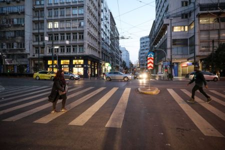 Lockdown : Ανησυχία για τη μεγάλη διασπορά του κορωνοϊού – Πότε και πώς θα γίνει το σταδιακό άνοιγμα της χώρας