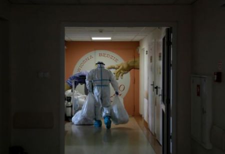 Κορωνοϊός : Αμείλικτοι οι αριθμοί – 4.000 νοσηλείες – 100 διασωληνώσεις σε 7 ημέρες
