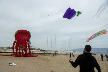 Καιρός – Καθαρά Δευτέρα : Βροχές, άνεμοι και πτώση θερμοκρασίας
