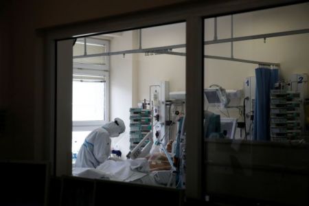 Κορωνοϊός : Ξεπέρασαν κάθε ρεκόρ οι εισαγωγές στα νοσοκομεία της Αττικής