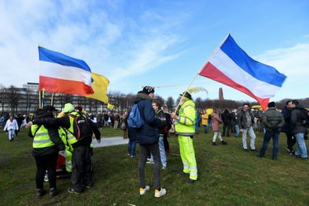 Στις κάλπες των βουλευτικών εκλογών οι Ολλανδοί