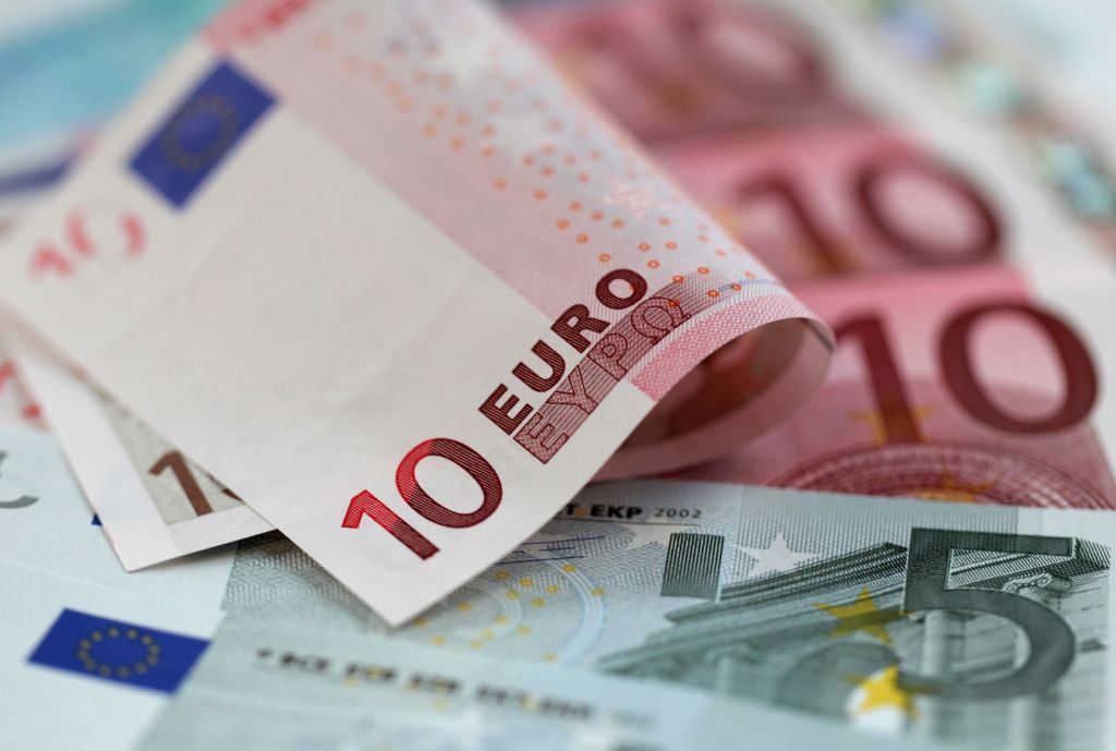 Επίδομα 400 ευρώ : Πότε θα καταβληθούν τα ποσά – Οι δικαιούχοι