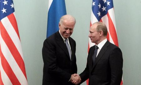 Η Ρωσία ανακαλεί τον πρέσβη της στις ΗΠΑ