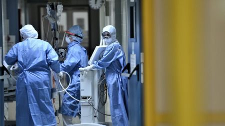 Κορωνοϊός : 3.465 νέα κρούσματα και 56 νεκροί – 630 οι διασωληνωμένοι