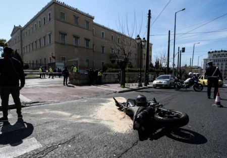 Τροχαίο στη Βουλή : Στο μικροσκόπιο το οπτικοακουστικό υλικό και οι καταθέσεις