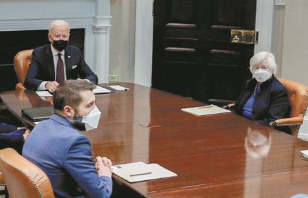 Φόρος covid στις ΗΠΑ σε ευκατάστατα νοικοκυριάκαι επιχειρήσεις