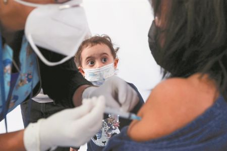 SARS-CoV-2: Πόσο πιθανή είναι η επαναλοίμωξη