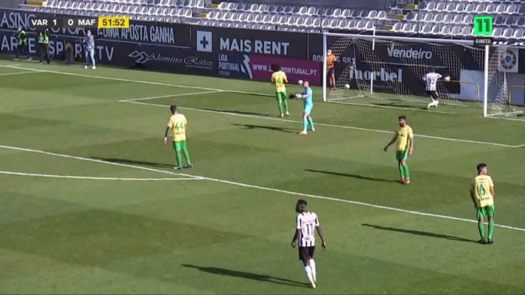 Τερματοφύλακας πέτυχε απίθανο γκολ με βολέ από την εστία