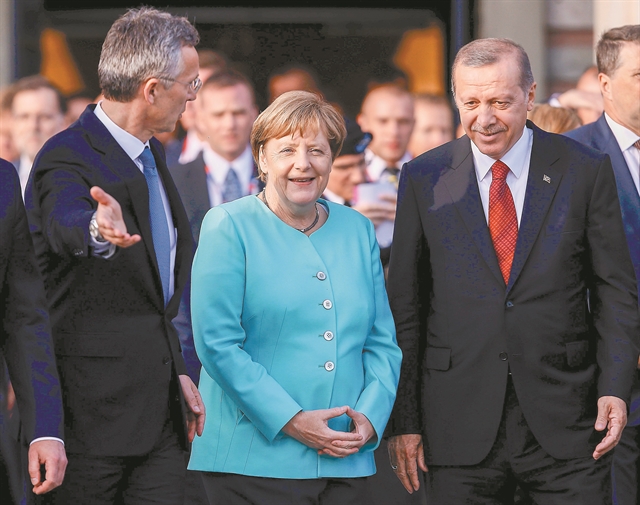 Σύνοδος Κορυφής : Η «δύσκολη σχέση» ΕΕ – Τουρκίας στο τραπέζι των «27» – Το παρασκήνιο