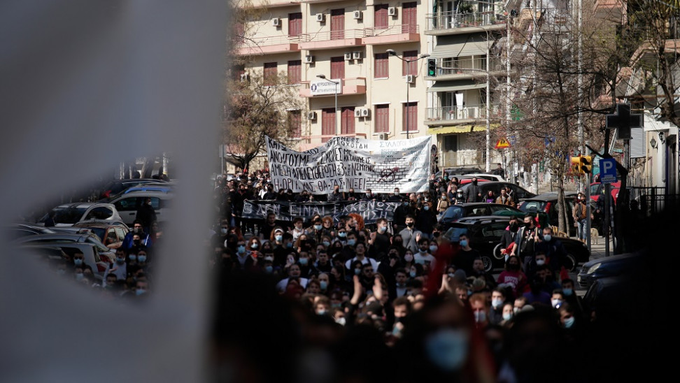 Η πανδημία των αυτοεξαιρέσεων