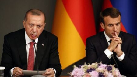 Μακρόν :  Προειδοποιεί για τουρκική ανάμειξη στις προεδρικές εκλογές της Γαλλίας