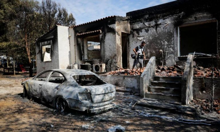 Πυρκαγιά στο Μάτι: Την αποπομπή του Αρχηγού της Πυροσβεστικής ζητούν οι συγγενείς των θυμάτων | tovima.gr